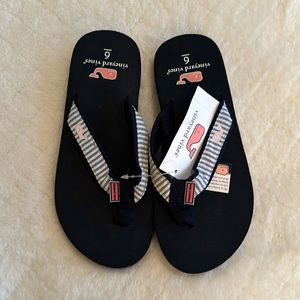 NWT Vineyard Vines Flip Flops Kids Size 6